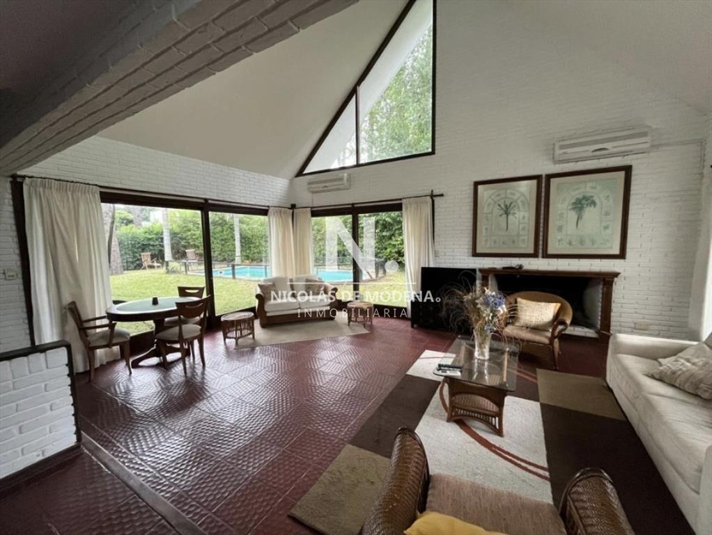 Casa en venta en 5 dormitorios en venta en Lugano