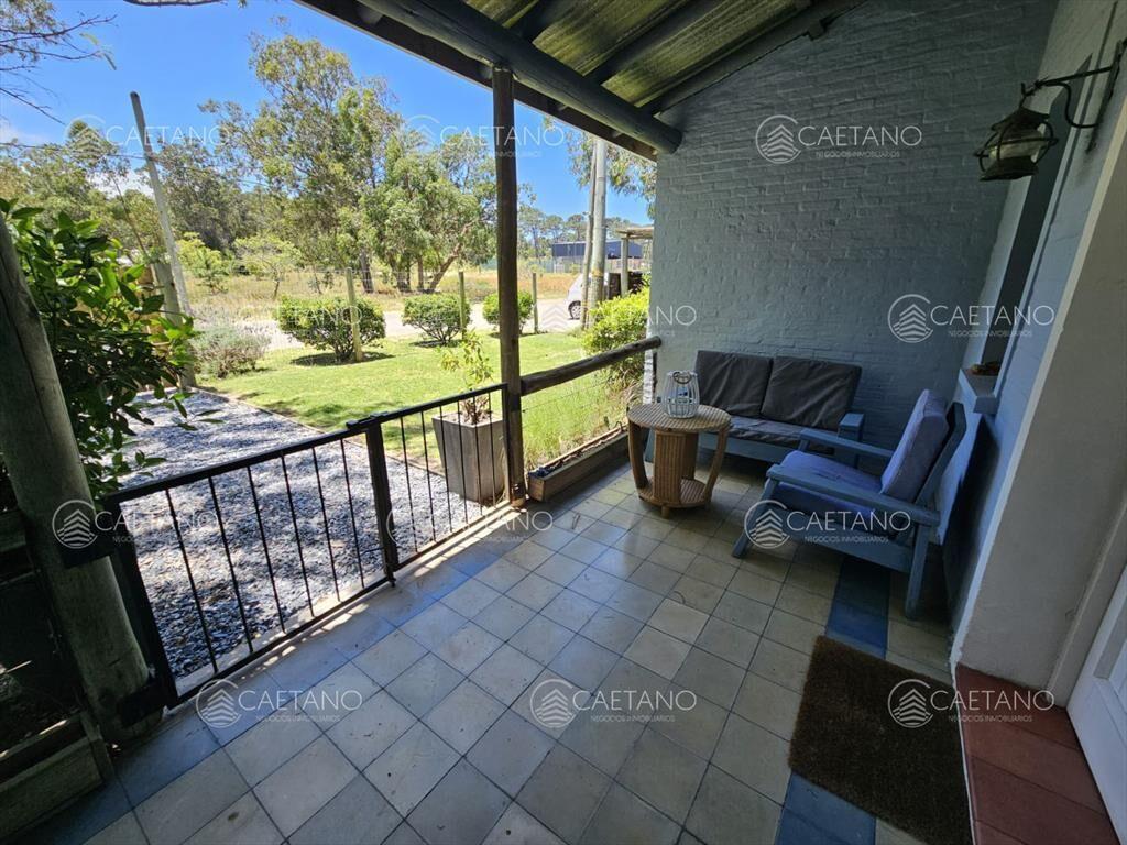 Casa en alquiler 3 dormitorios y dependencia de servicio La