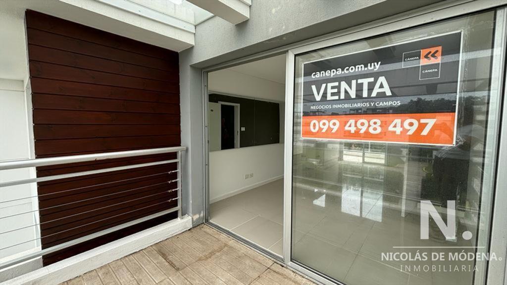 Apartamento a la venta con parrillero propio a estrenar