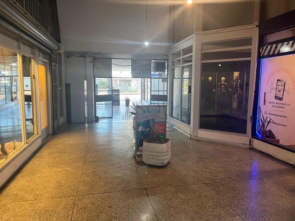 Alquiler local comercial en Sayago