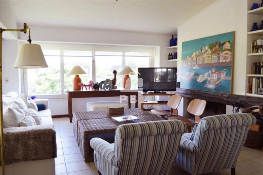 Alquiler temporario de Casa 4 DORMITORIOS en Punta Ballena,
