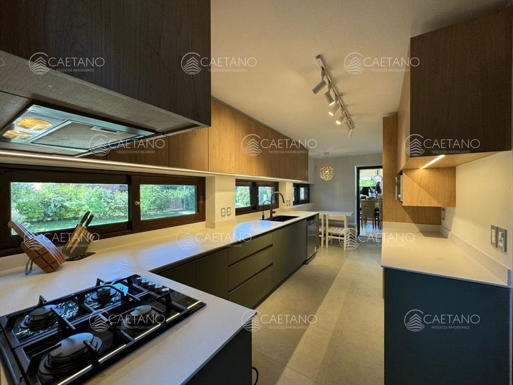 Venta y alquiler temporario casa de 4 Punta del