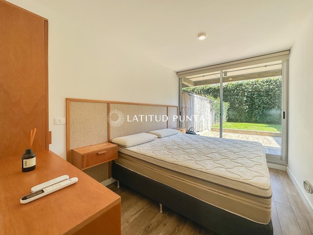 Apartamento 1 dormitorio con jardín. Puerto