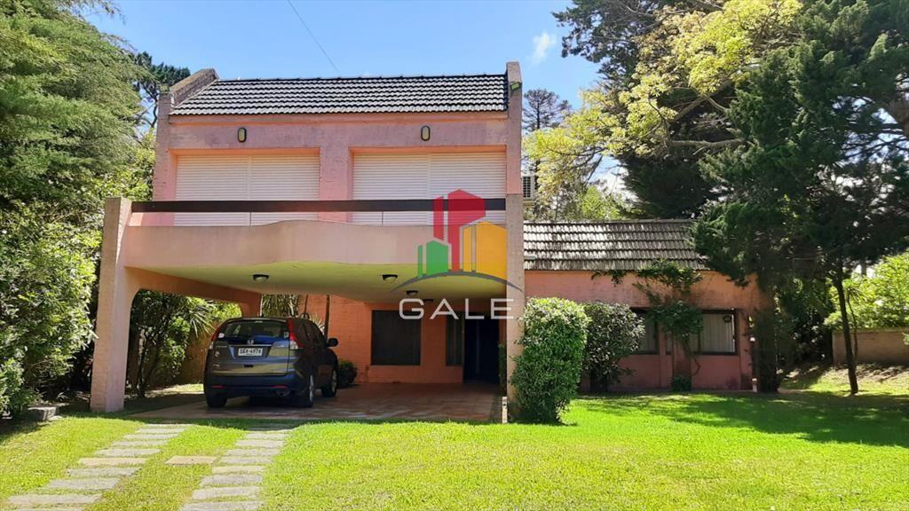 Casa de 4 dormitorios en venta en Playa Mansa,