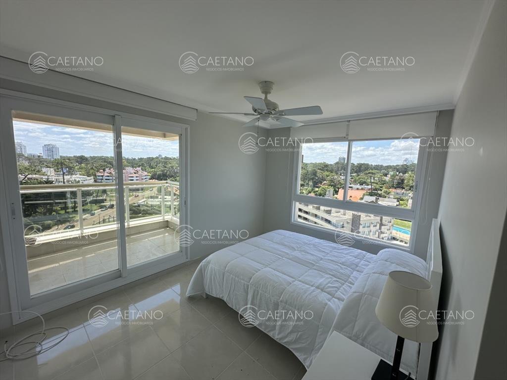 Espectacular apartamento en Mansa Punta del Este,