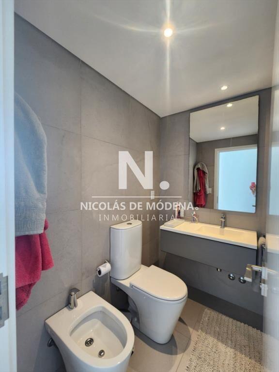 Vende apartamento de 3 dormitorios en suite, con vista al m