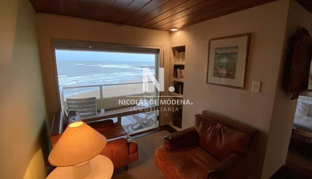 Vende apartamento de 2 dormitorios, con excelente