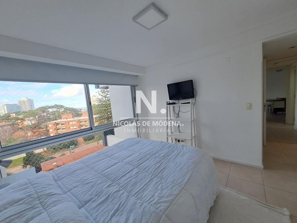 Vende departamento de 3 dormitorios y excelentes