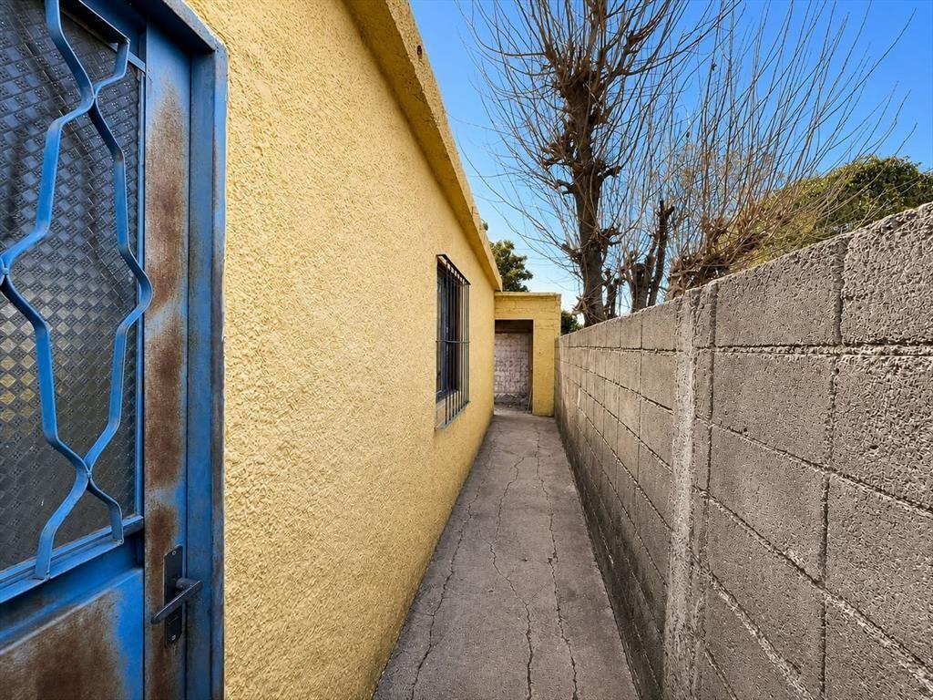 CASA EN VENTA CON AMPLIO TERRENO Y GALPON