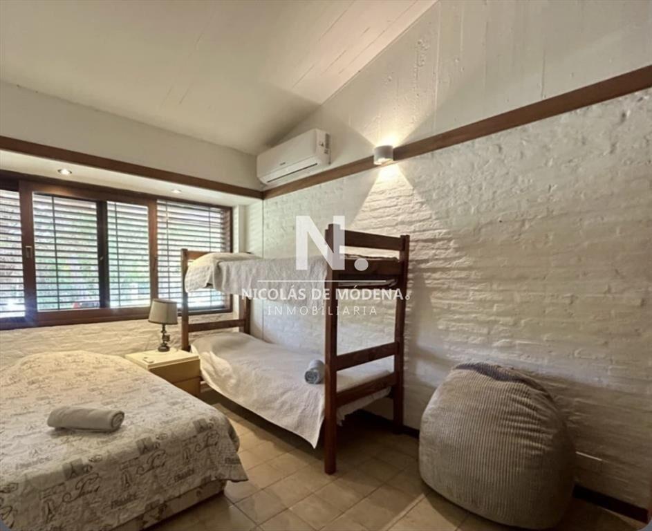 En venta casa de 5 dormitorios con piscina y en