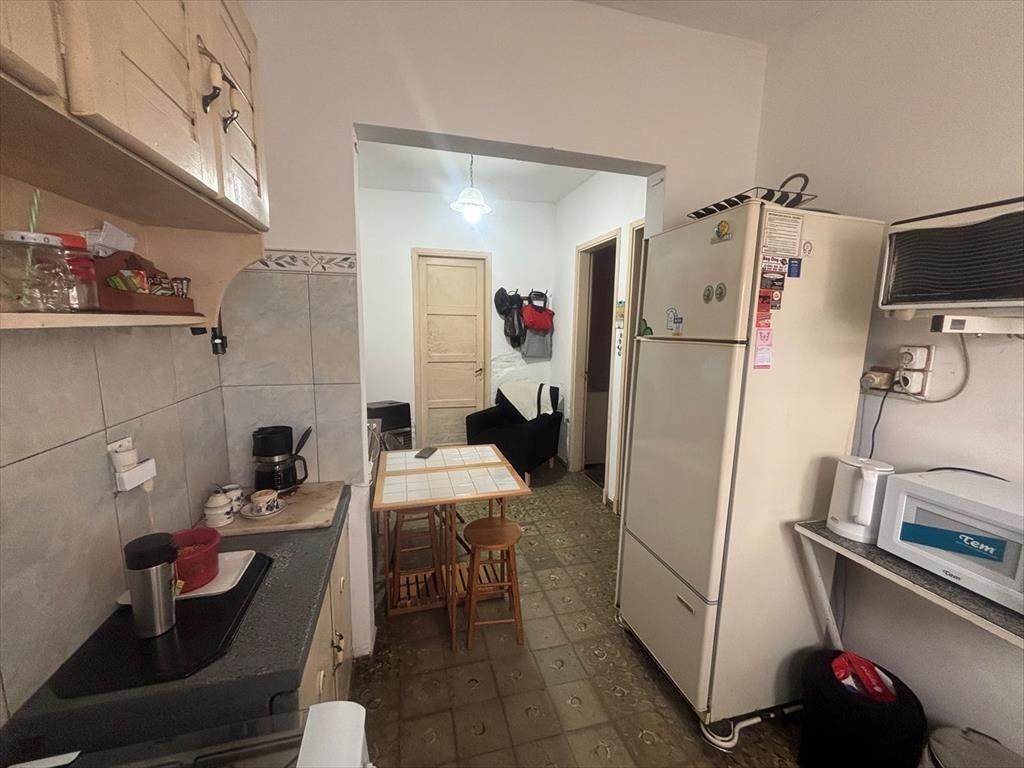 Casa de tres dormit, con gran terreno.