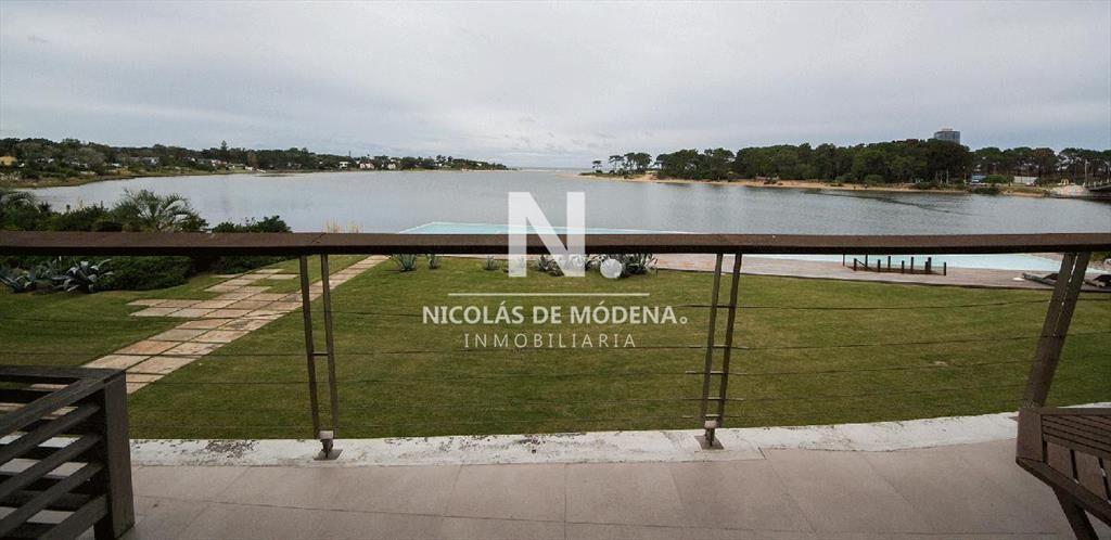 Venta Apartamento 4 dormitorios en La Barra con