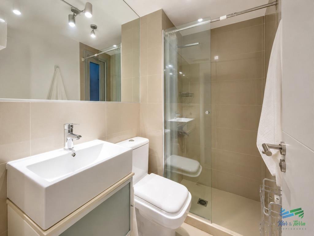 Apartamento moderno de 3 Dormitorios frente al mar en Playa