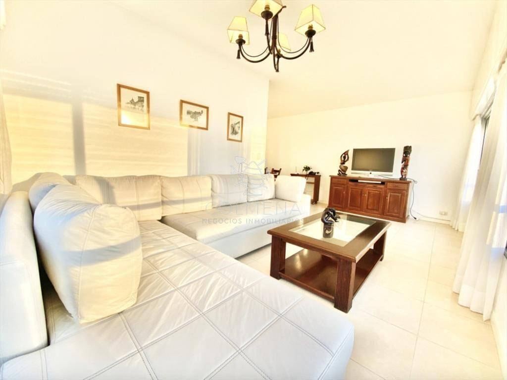 Muy lindo apartamento a metros de Gorlero y las