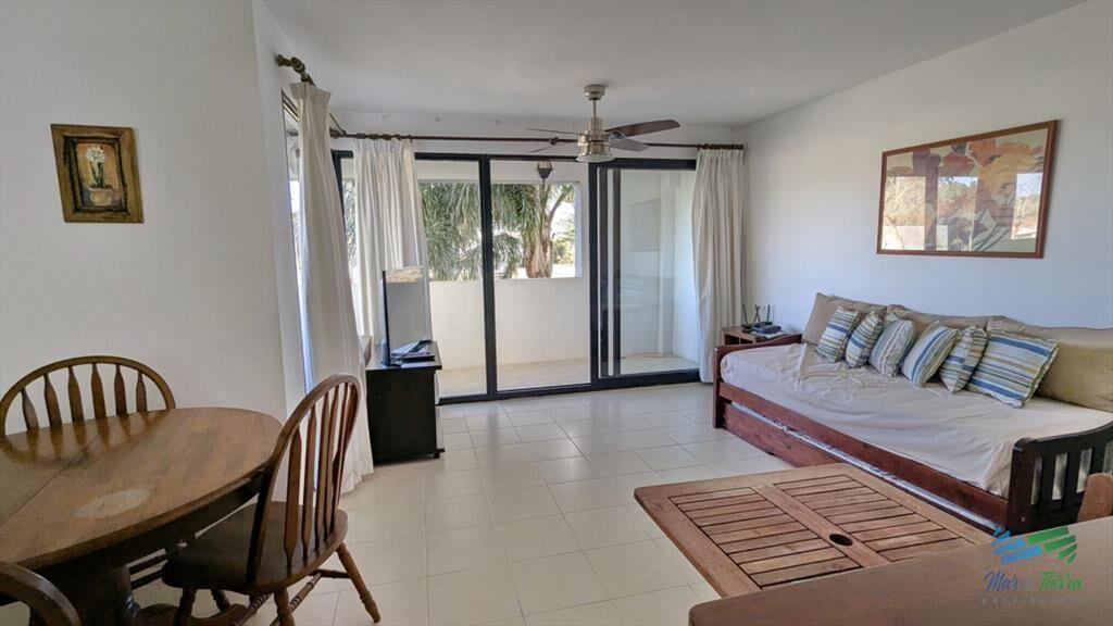 Venta de apartamento 1 dormitorio esquinero con y