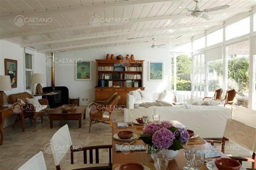 Casa sobre la playa, ideal para veranear!
