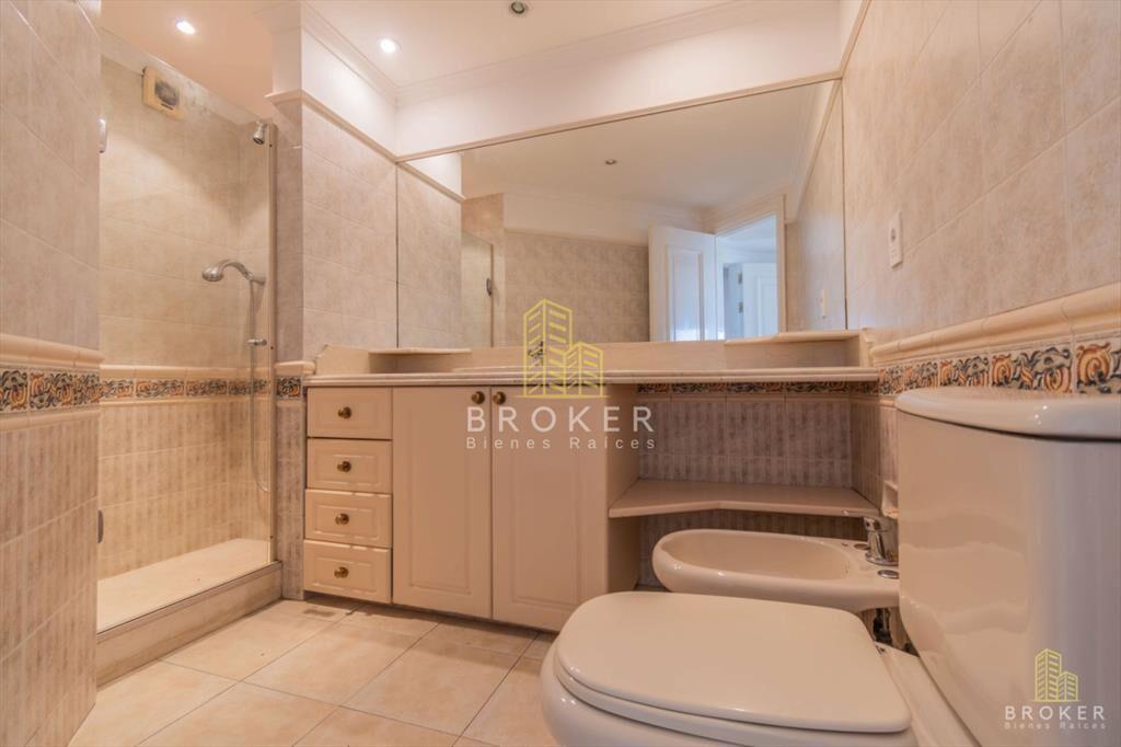 Penthouse de 4 dormitorios en Golf Punta Carretas