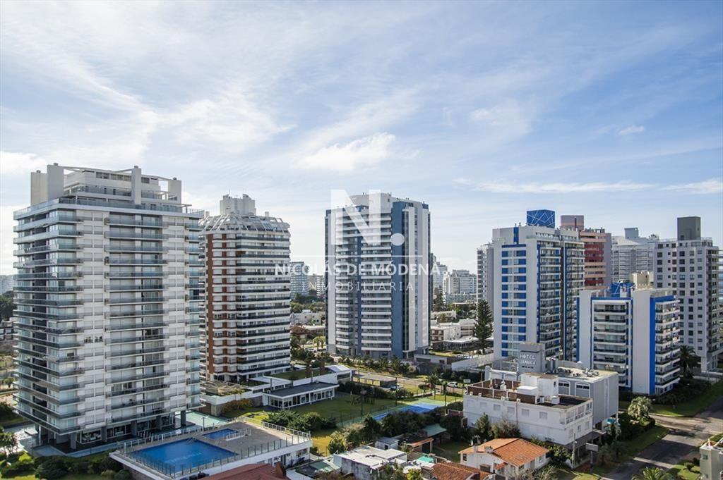 Apartamento en venta en Torre Onix, moderno con 1