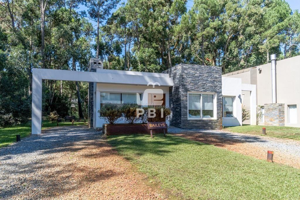 Casa en venta en Solanas Country, Punta Ballena