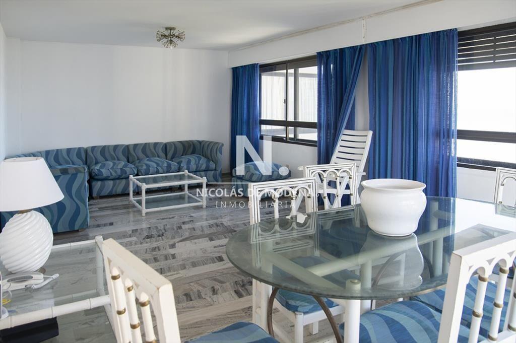 Departamento en venta frente al mar. Playa Brava,