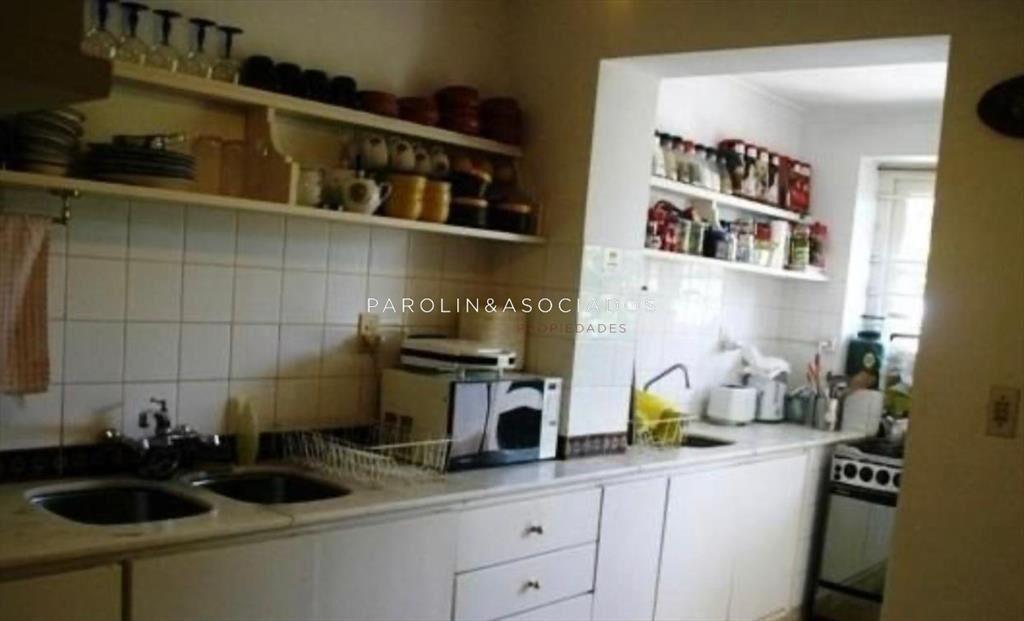 CASA EN VENTA DE 4 DORMITORIOS EN LA BARRA