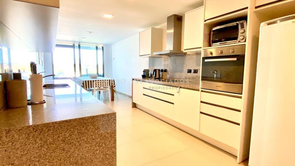 Apartamento en venta de 3 dormitorios en Punta