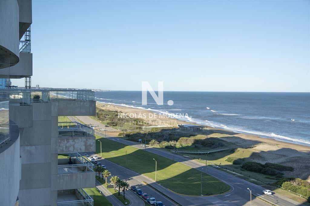 Apartamento de 3 dormitorios en Torre Lobos al