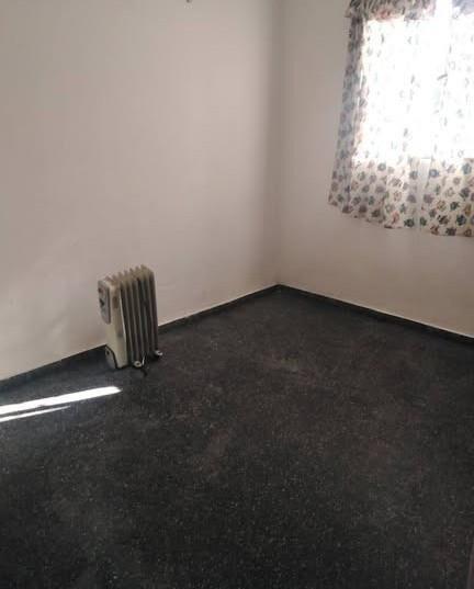 Alquiler Casa 2 dormitorios con amplio jardín fondo y garaj