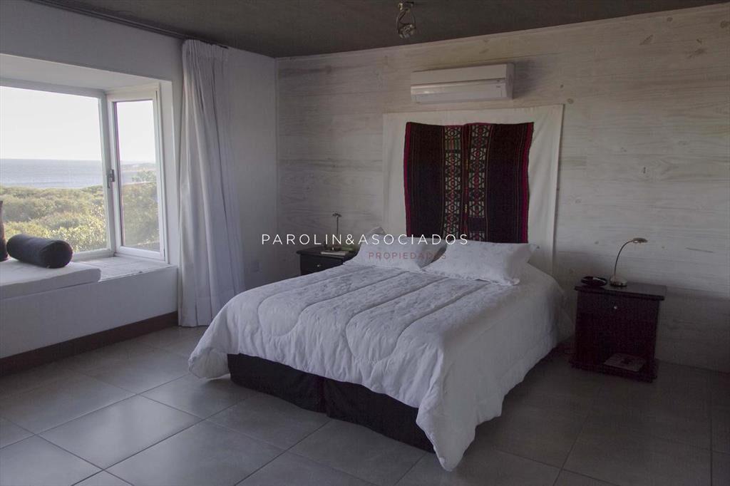 CASA DE 4 DORMITORIOS EN LA JUANITA, JOSE IGNACIO