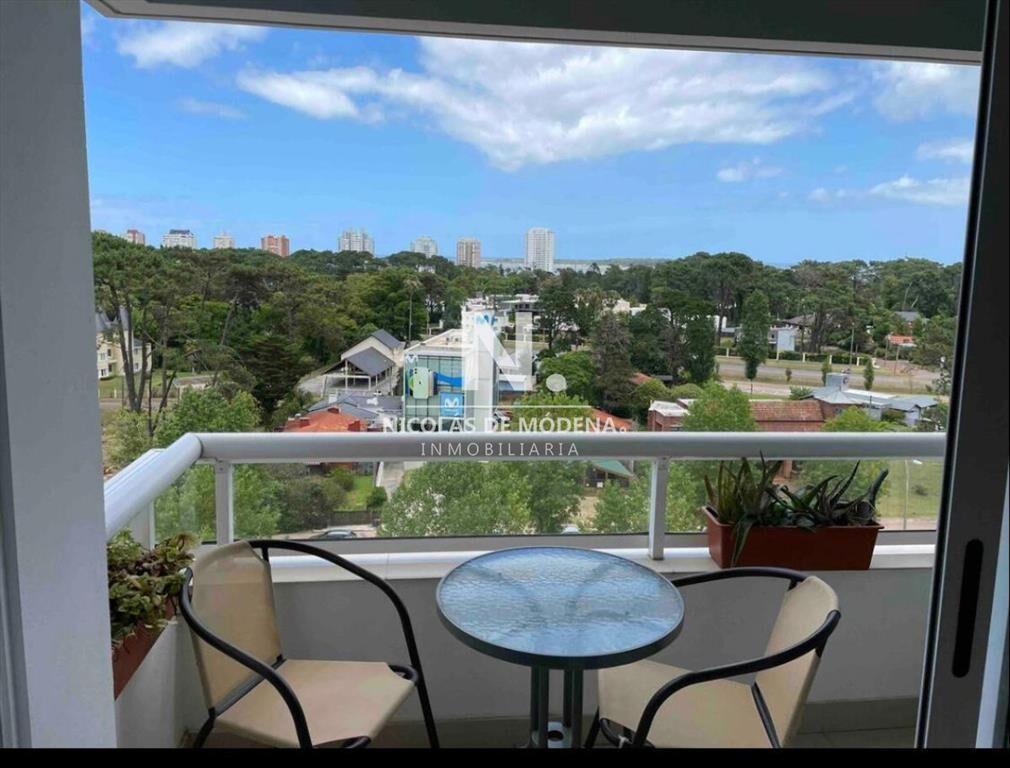 En venta apartamento de 2 dormitorios en Jardines