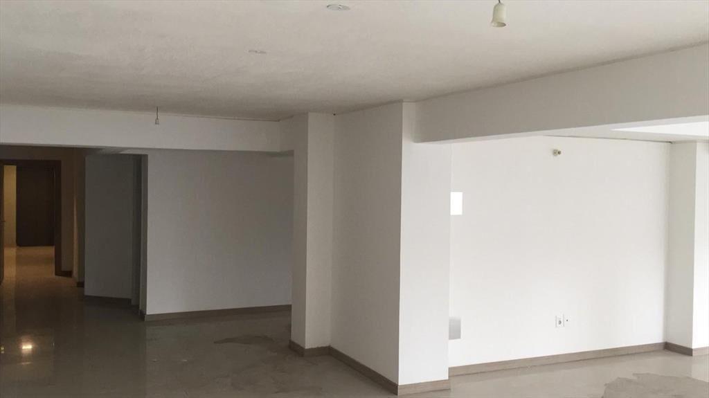 Venta amplia oficina Centro Montevideo City Tower