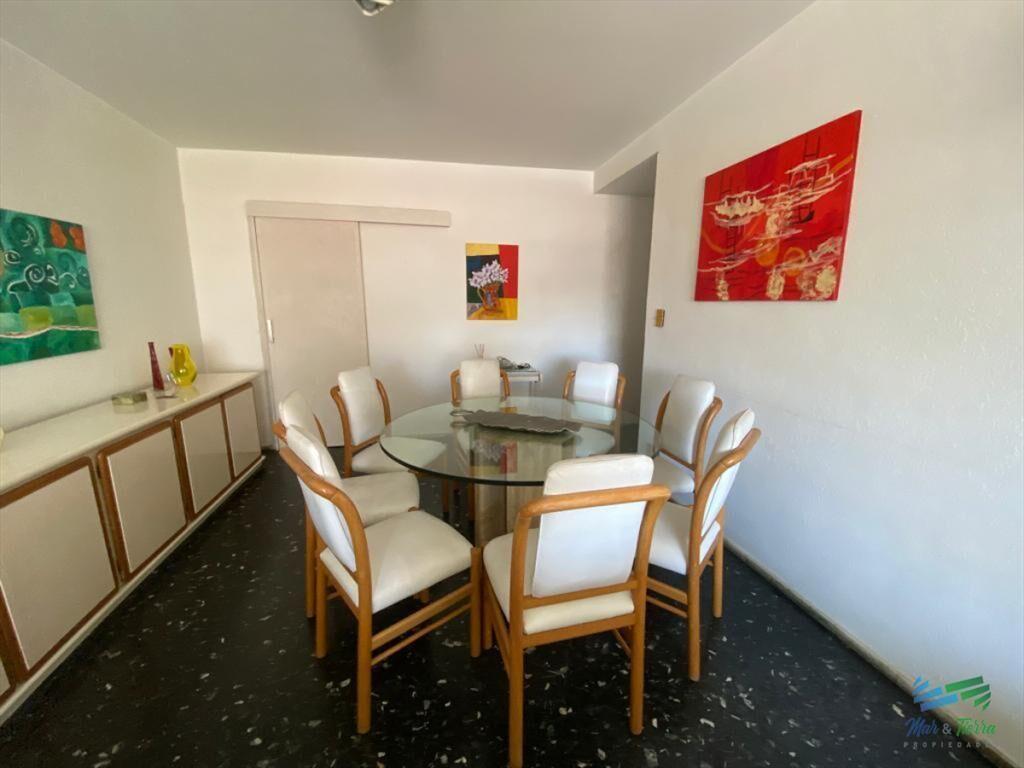En venta apartamento 2 dormitorios sobre calle