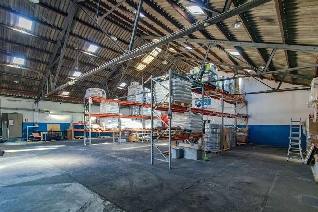 VENTA DEPOSITO Y LOCAL COMERCIAL EN VILLA MUNOZ