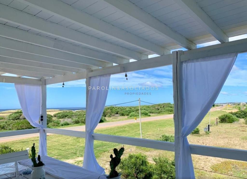 Casa en Venta de 3 Dormitorios en La Juanita,