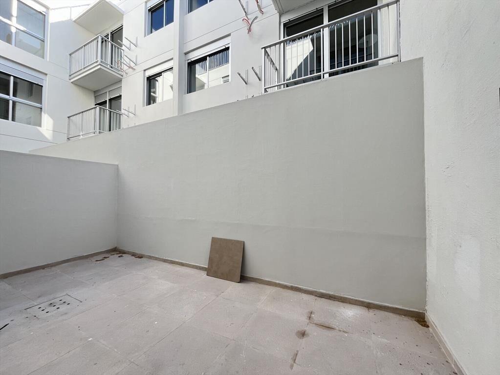 Venta apartamento 1 dormitorio con patio en Palermo a estre