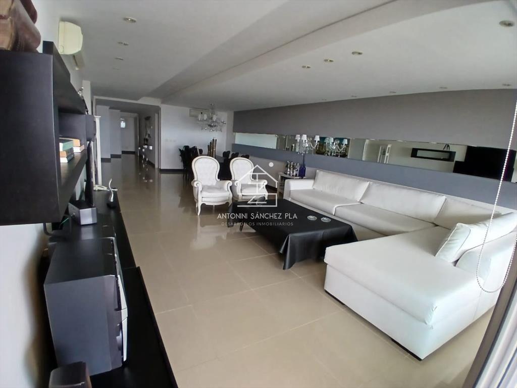 APARTAMENTO EN VENTA FRENTE AL MAR 3 DORMITORIOS