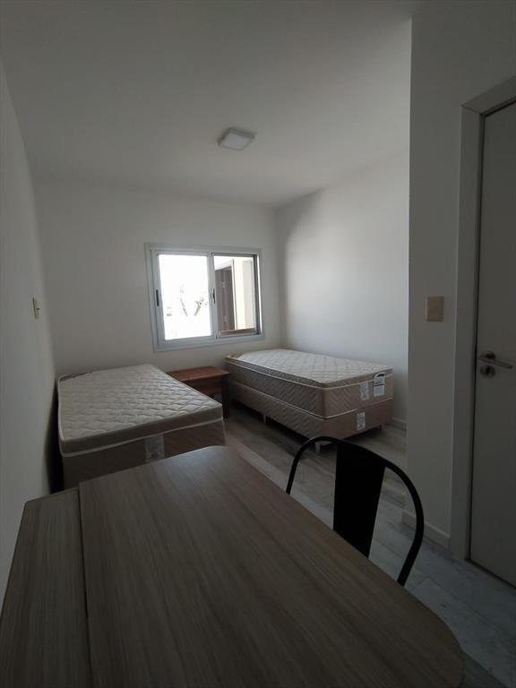Casa en venta 2 dormitorios y garaje y 4 Apartamentos to...