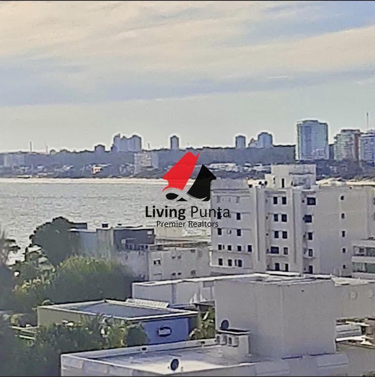 Hermosa vista y sol en punta del este