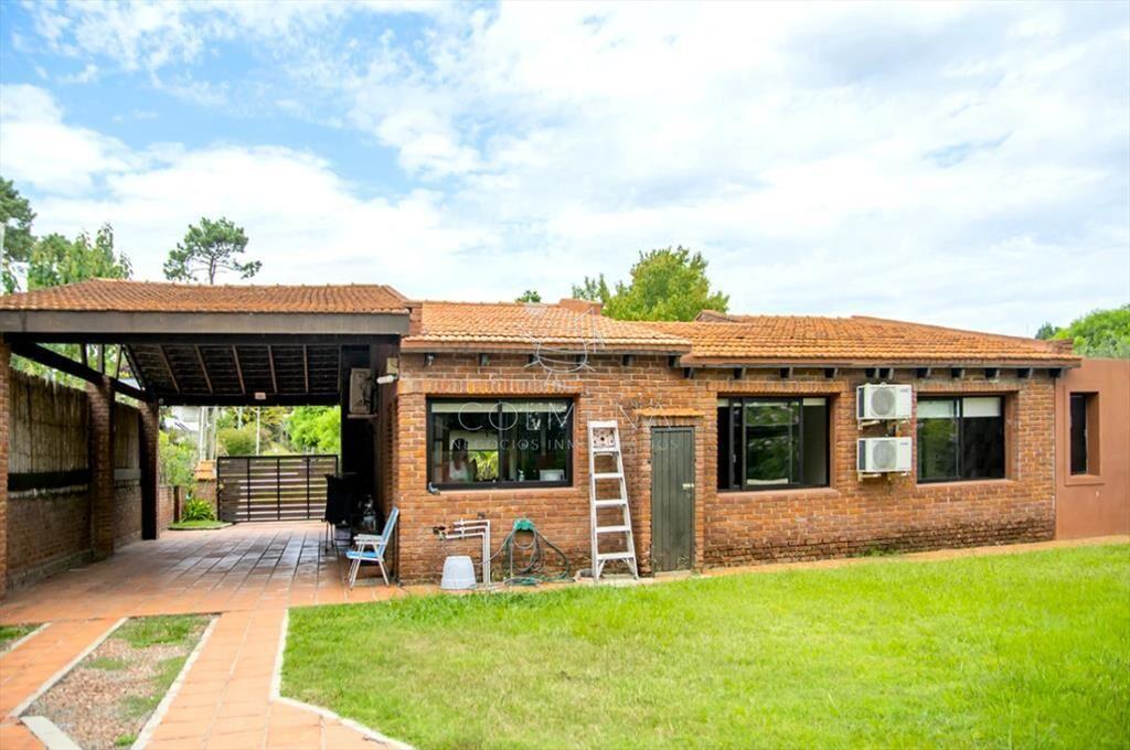En venta casa de 3 Dormitorios en Jardines de