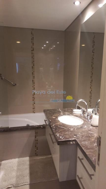Apartamento de 2 dormitorios y medio en alquiler