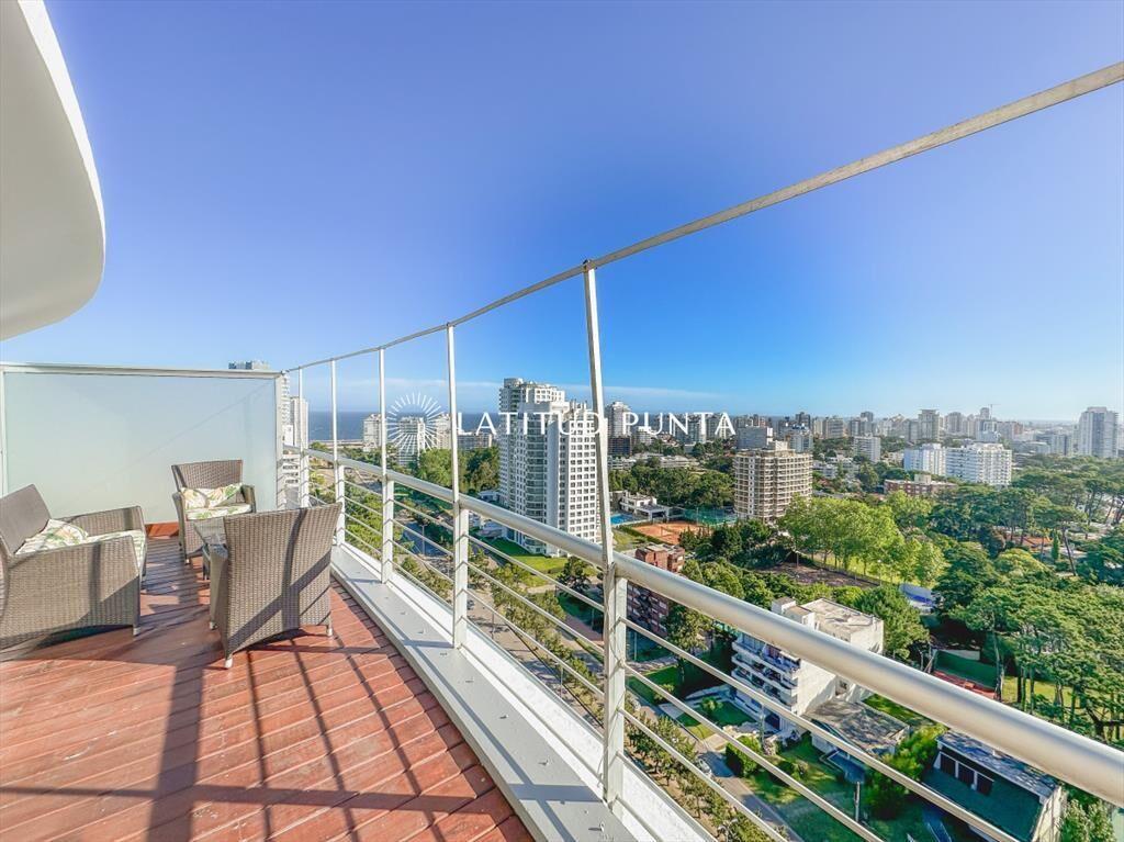 Penthouse en Roosevelt, 3 suites y parrillero