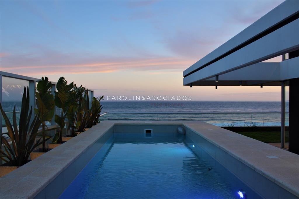 Apartamento en venta de 4 dormitorios en Tiburón