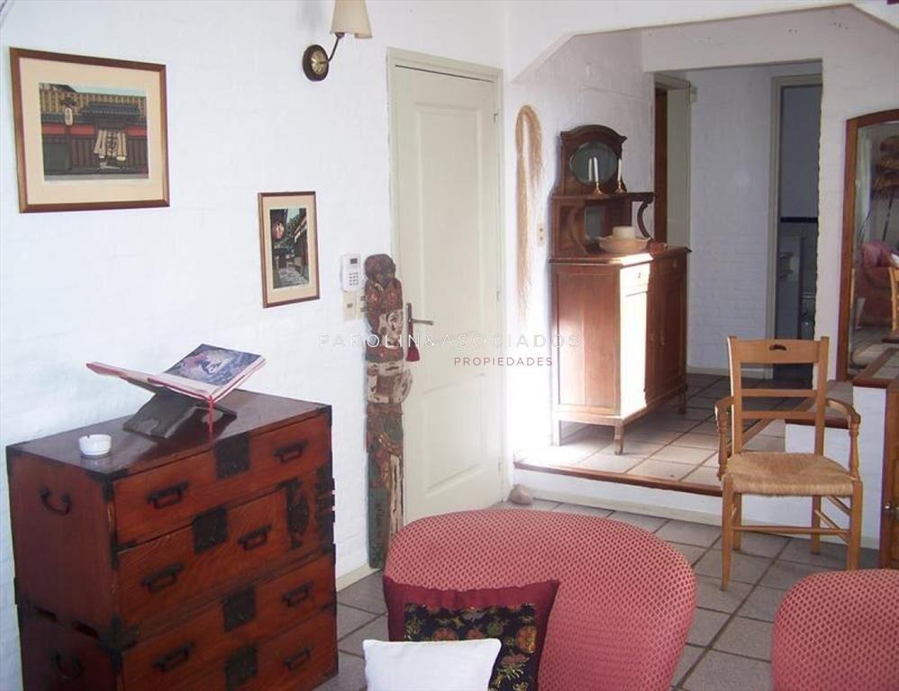 Casa de 4 dormitorios con piscina en La Barra, Punta del Es
