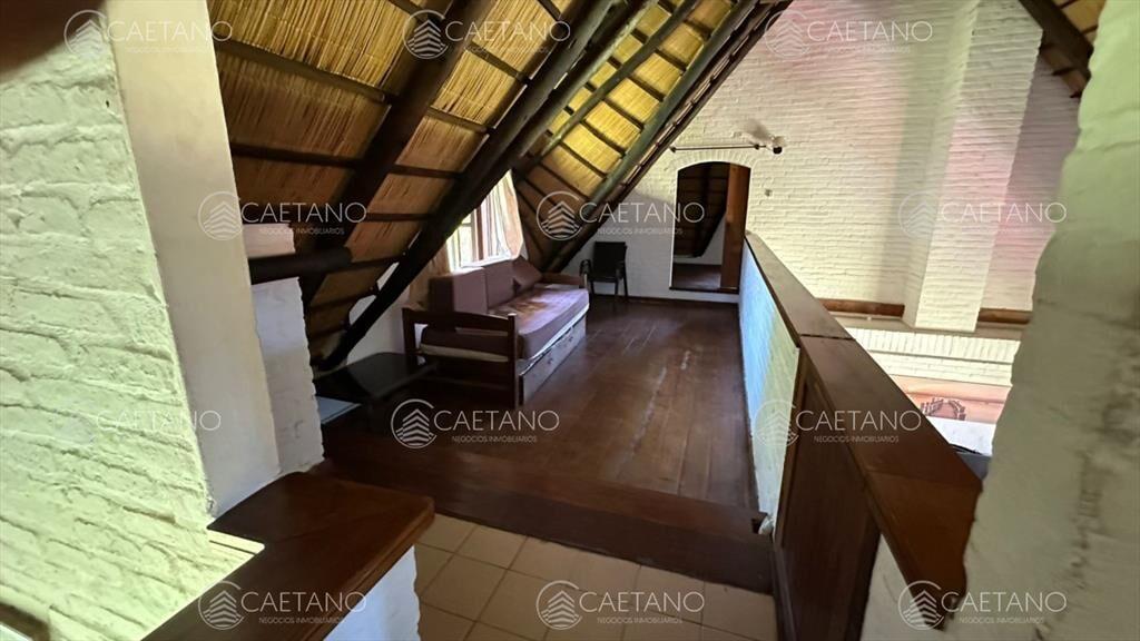En venta casa en San Rafael, de 4 dormitorios mas dep, con
