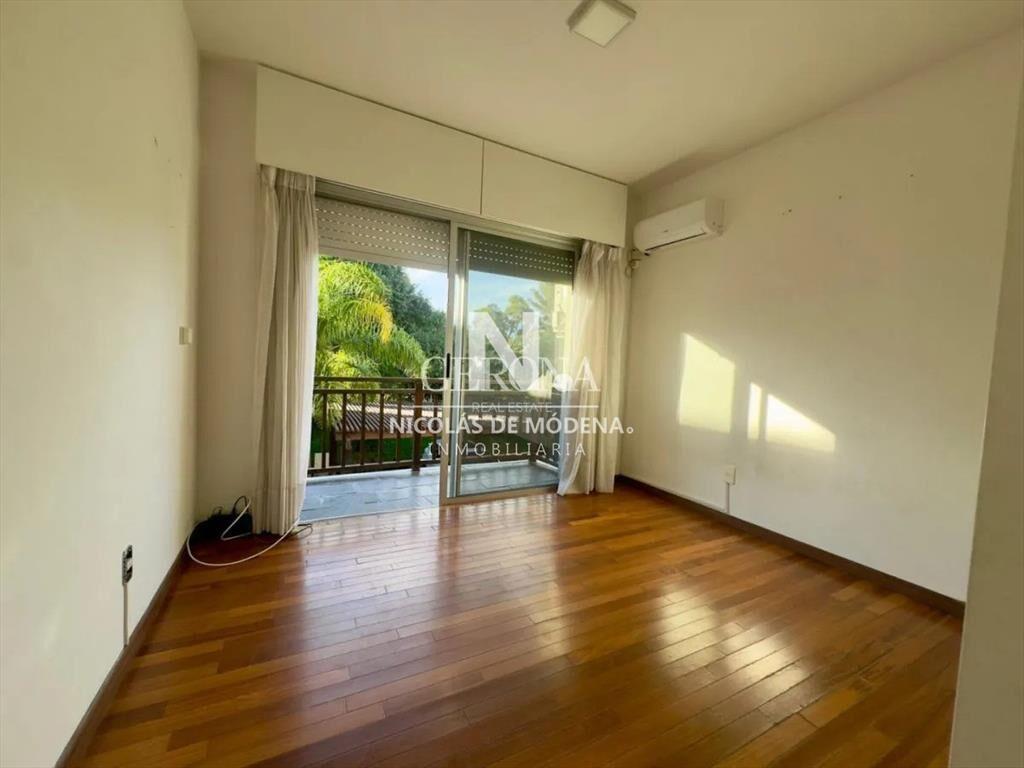 Venta Apartamento de 3 Dormitorios Con Jardin y