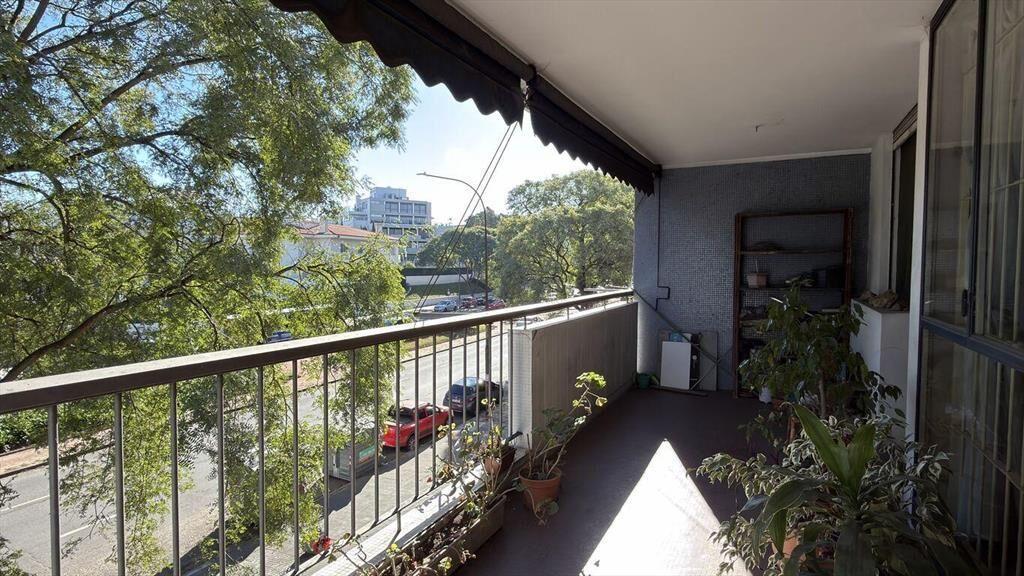 Si Vende apartamento 2 dormitorios servicio completo garaje