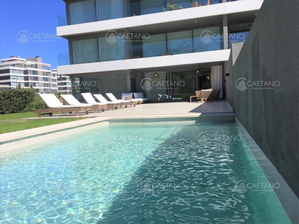 Venta apartamento planta baja en Tiburón Barra