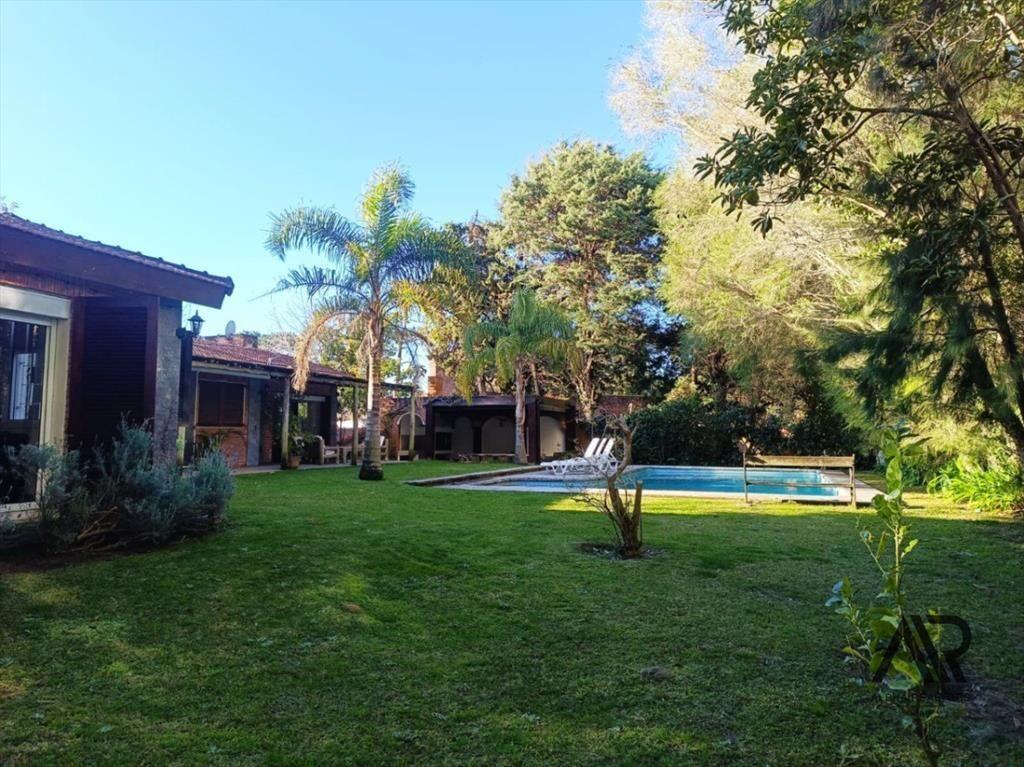 Casa en venta c/ cochera en Roosevelt