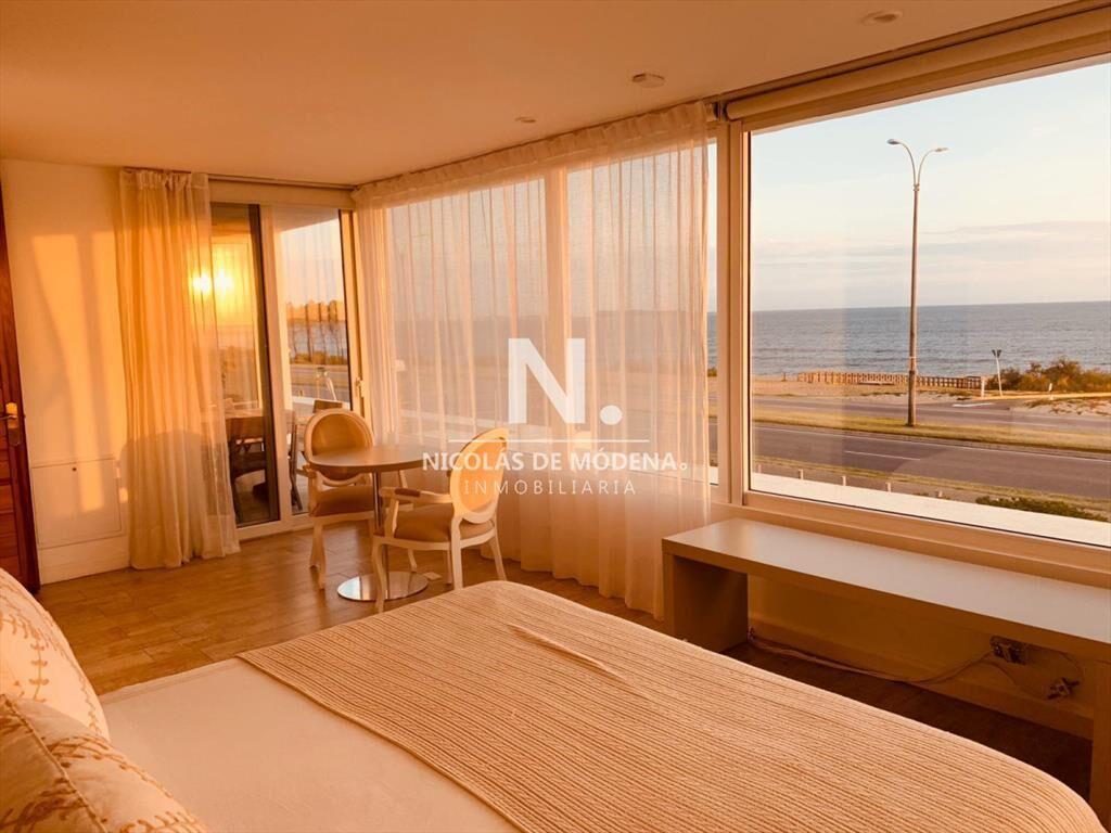 Espectacular casa en primera lÃ­nea de la mansa