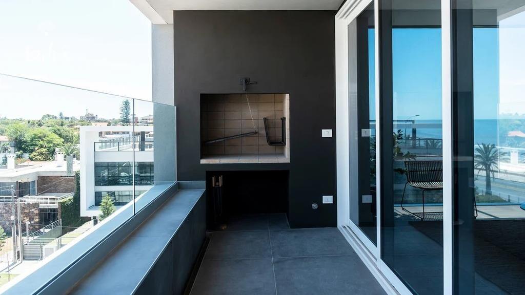 Venta apartamento de 3 dormitorios y servicio en Bilú Rivie